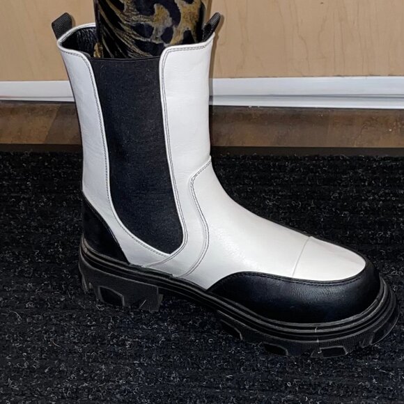 π Bundle Deal: 4 for $20! π White Chelsea booties size 8 - Picture 10 of 16